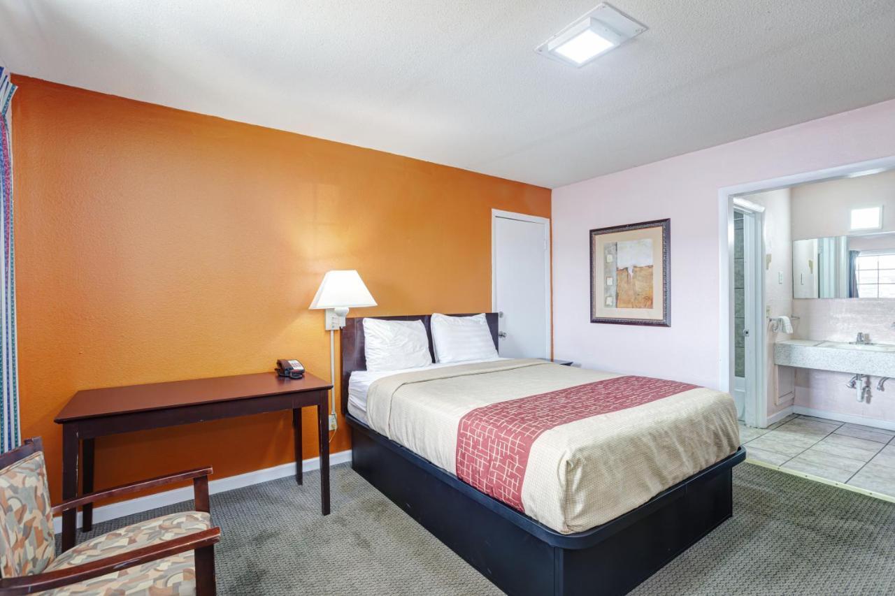 Regency Inn Fayetteville Extérieur photo