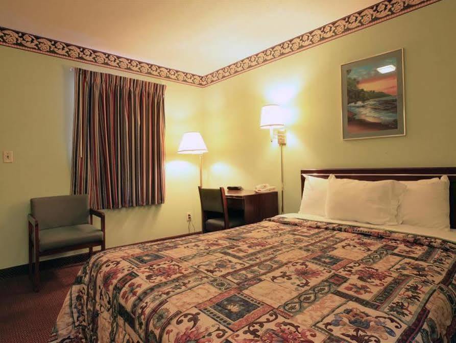 Regency Inn Fayetteville Extérieur photo